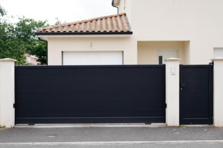 Pose de cl&ocirc;ture : mat&eacute;riaux et techniques &agrave; conna&icirc;tre